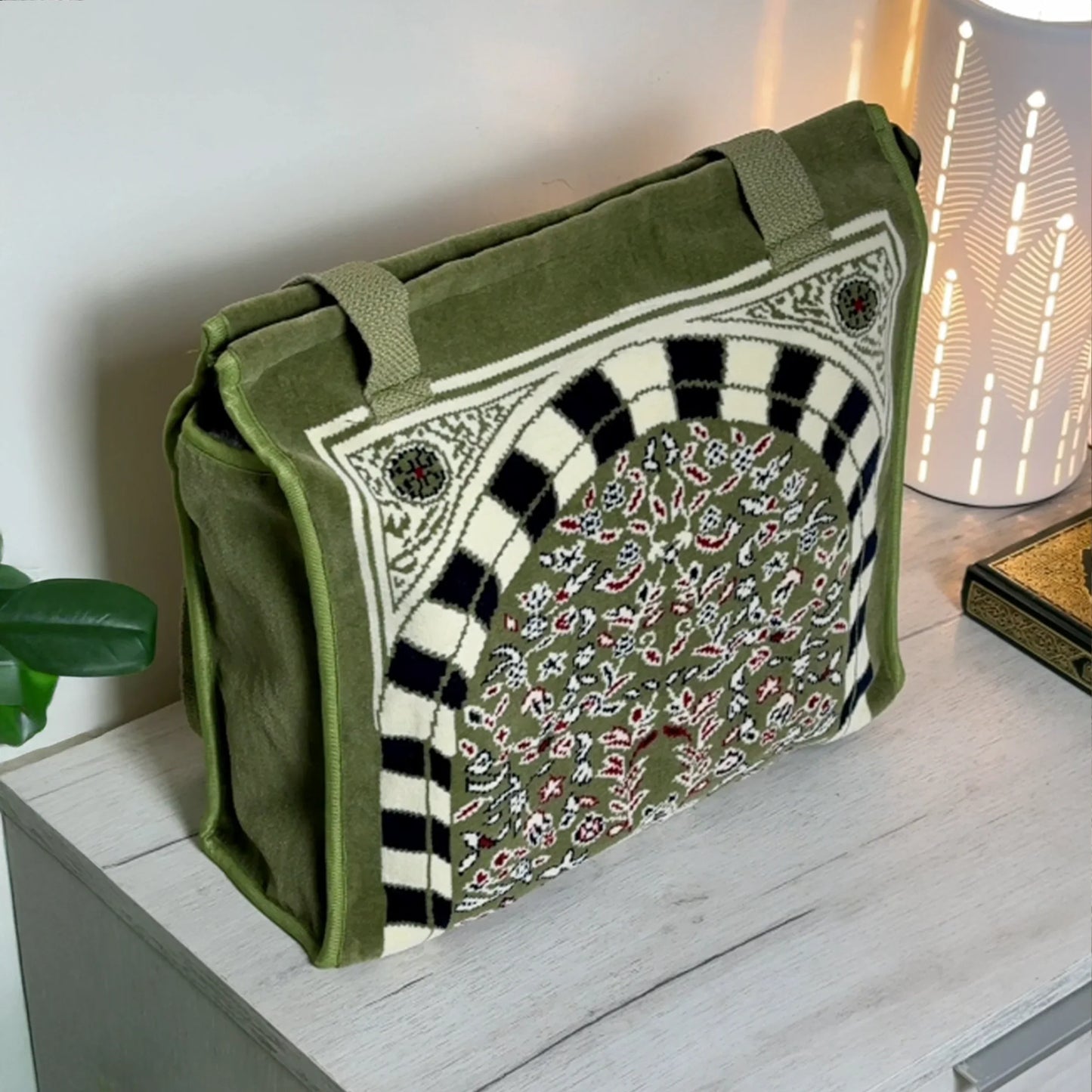 Tapis de prière Riyadh Al Salihyen avec sac à main